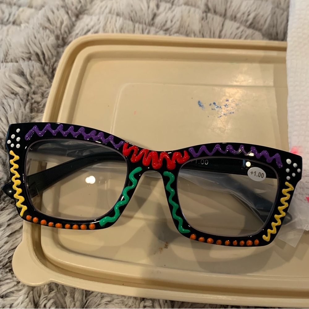 HANDPAINTED READERS - Picture 7 of 13